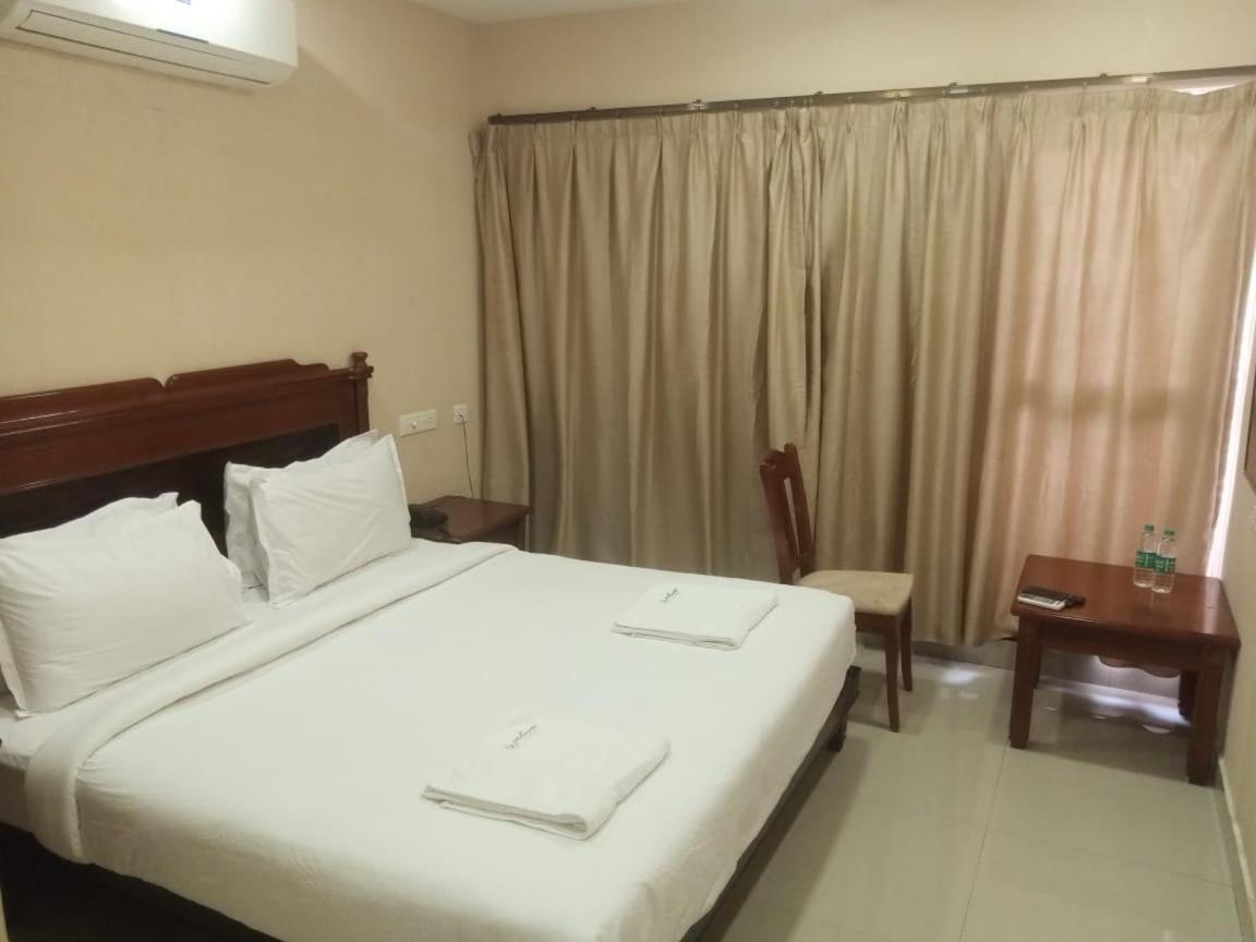 Svs Grande Hotel Pudukkottai Ngoại thất bức ảnh