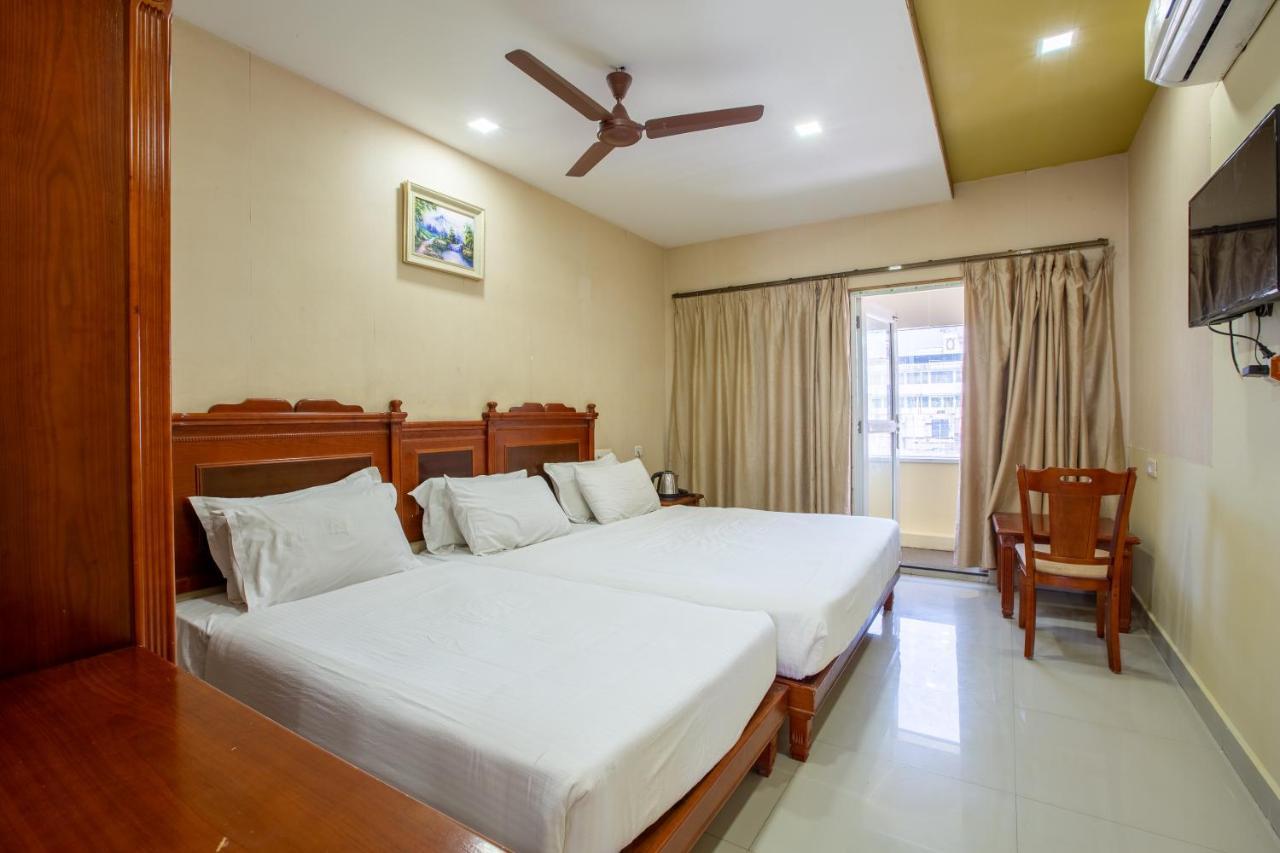 Svs Grande Hotel Pudukkottai Ngoại thất bức ảnh