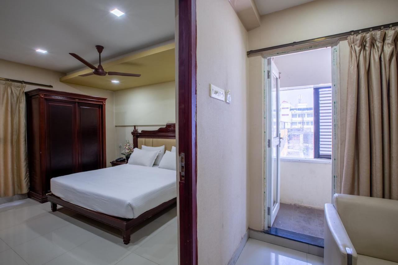 Svs Grande Hotel Pudukkottai Ngoại thất bức ảnh