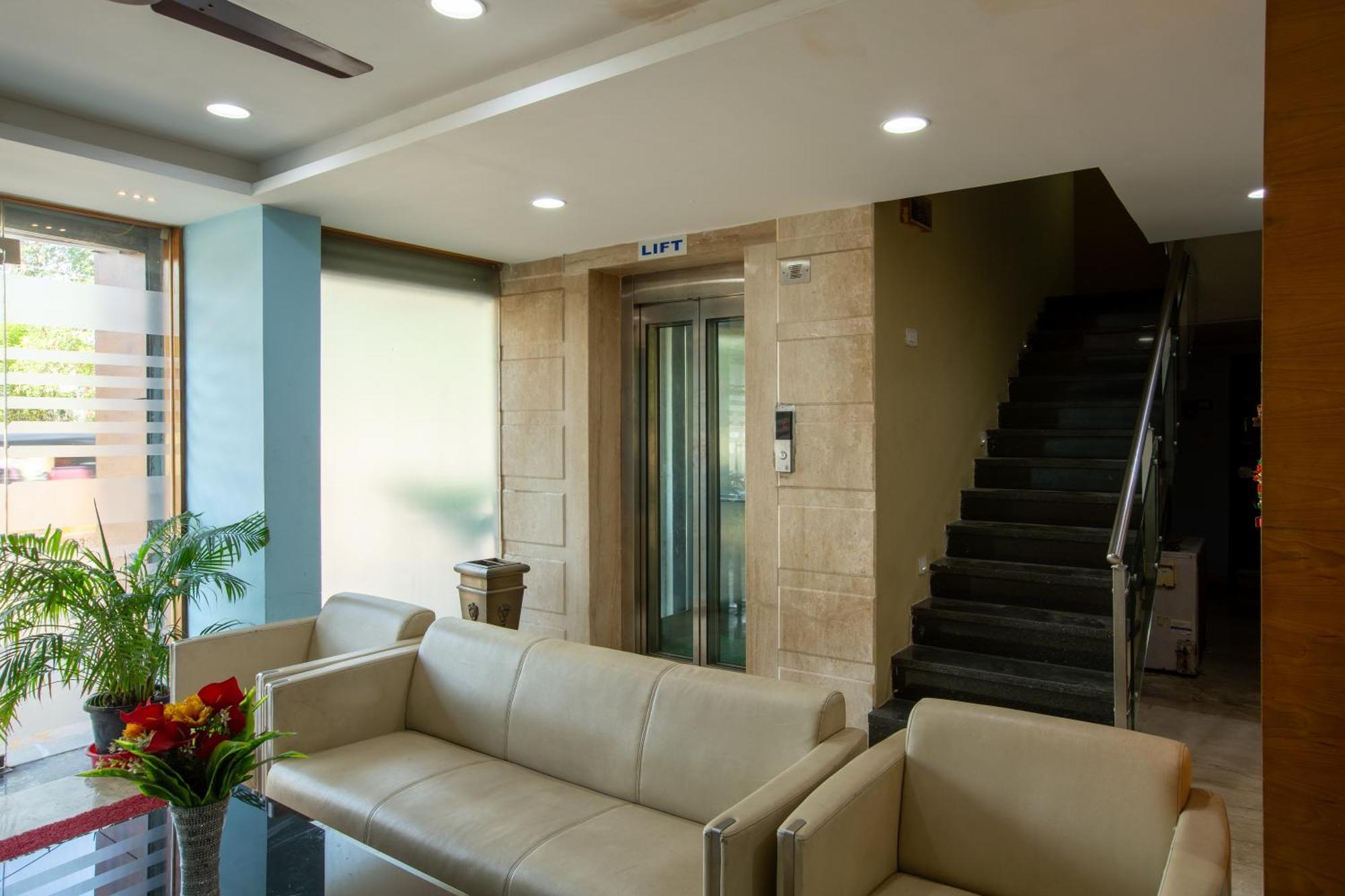 Svs Grande Hotel Pudukkottai Ngoại thất bức ảnh