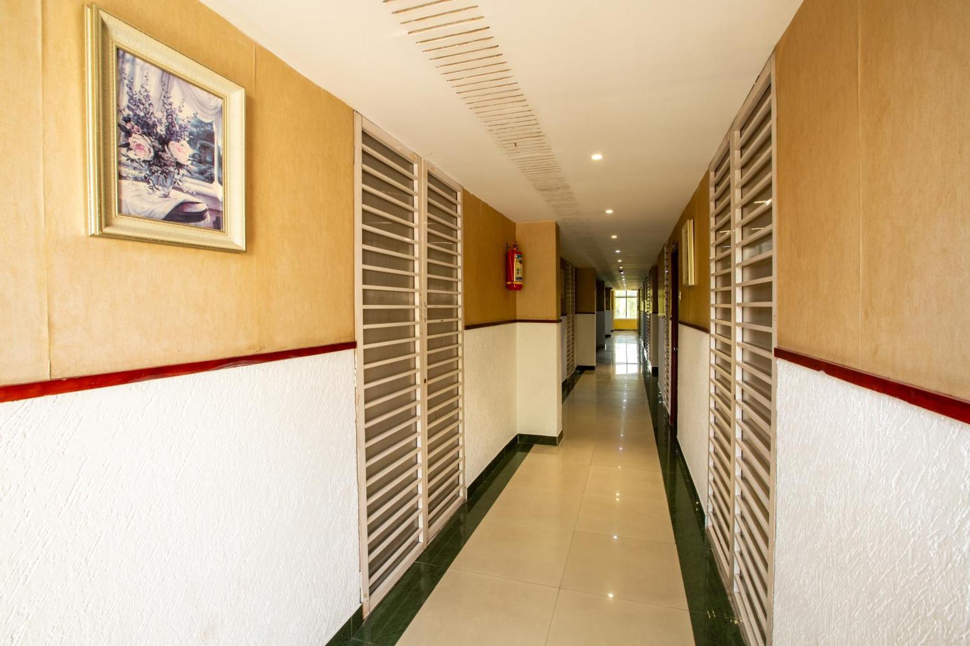 Svs Grande Hotel Pudukkottai Ngoại thất bức ảnh